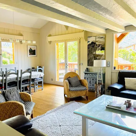 Spacious In With Mont Blanc View בקתה