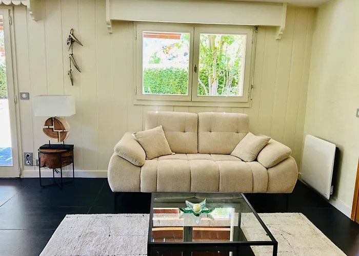 Spacious In With Mont Blanc View シャレー