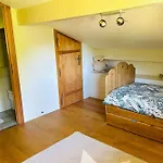 Spacious In With Mont Blanc View Alpesi faház *