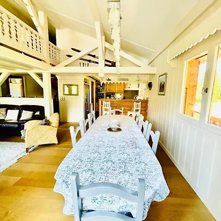 Σαλέ Spacious In With Mont Blanc View *