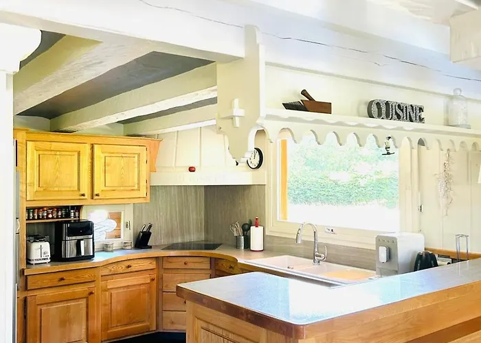 Spacious In With Mont Blanc View Шале *