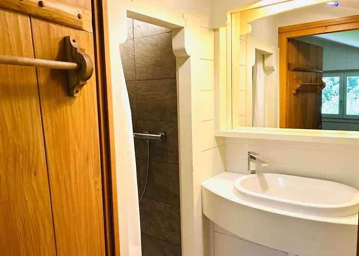 Spacious In With Mont Blanc View Шале *